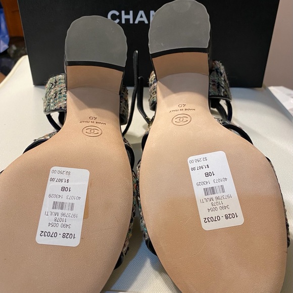 Chanel tweed and Leather sandals. - Picture 7 of 13